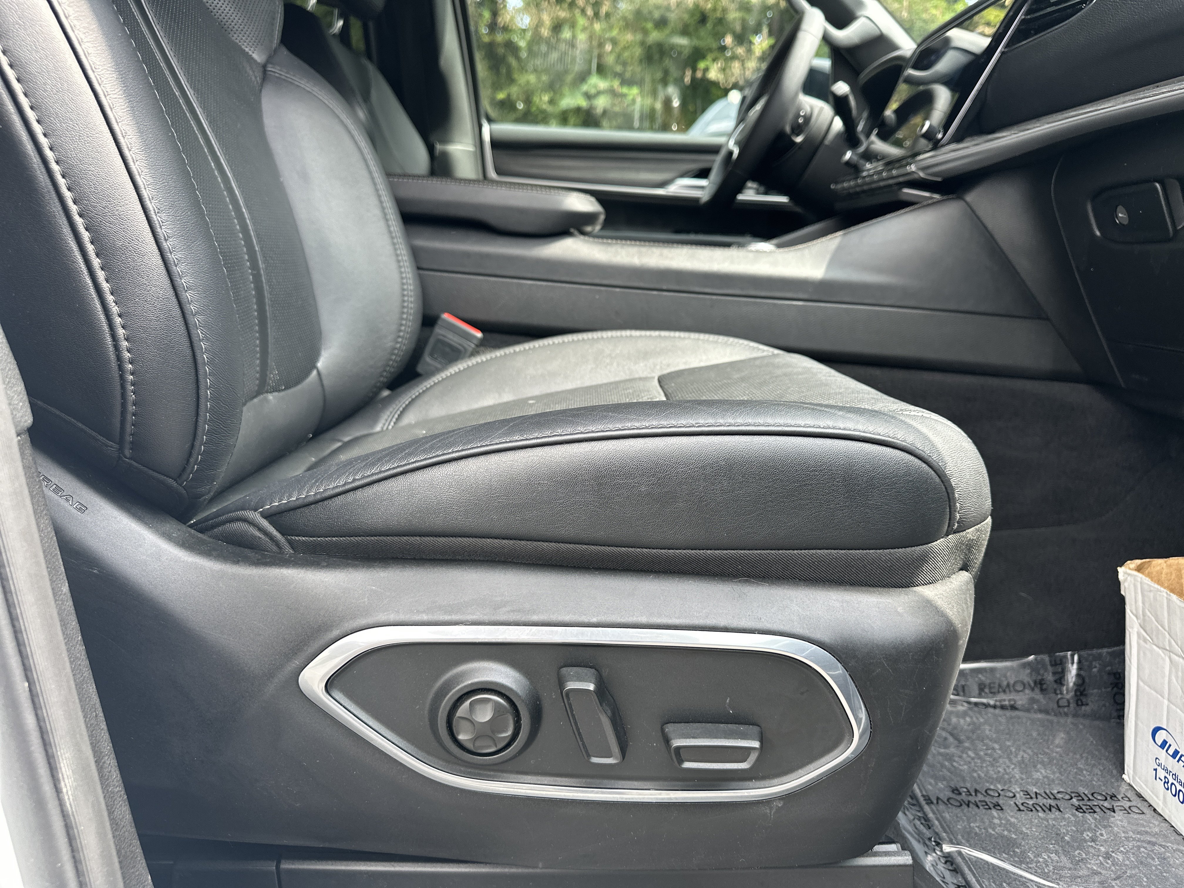 Used 2024 Jeep Wagoneer Series II w/ Flexible Seating Group RWD image 16