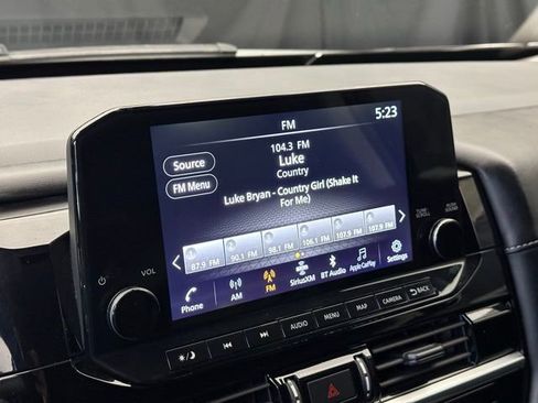 Used 2025 Nissan Pathfinder SL AWD/4WD image 26