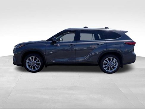 Used 2023 Toyota Highlander Limited AWD/4WD image 7