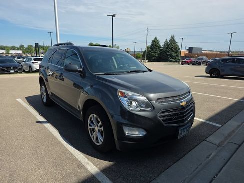 Used 2017 Chevrolet Equinox LT w/ Convenience Package AWD/4WD image 2