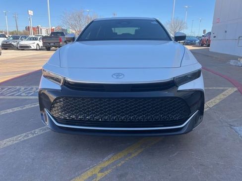 Used 2023 Toyota Crown image 3