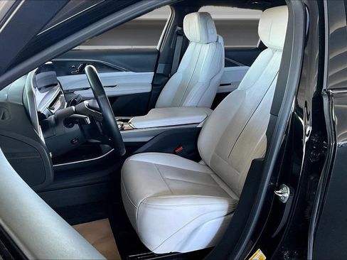 Certified 2024 Cadillac Lyriq Luxury AWD/4WD image 21