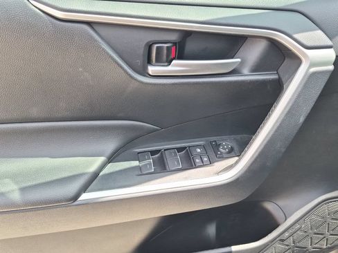 Certified 2025 Toyota RAV4 XLE AWD/4WD image 11