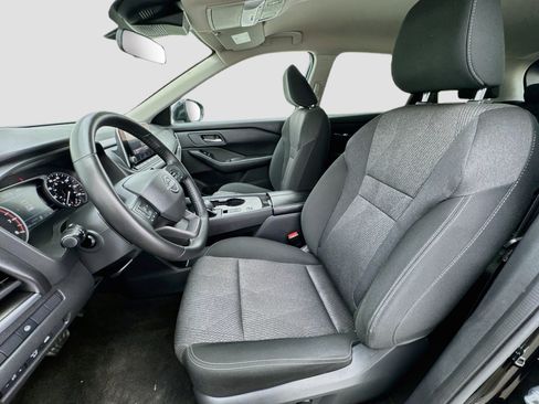 Used 2025 Nissan Rogue SV FWD image 13