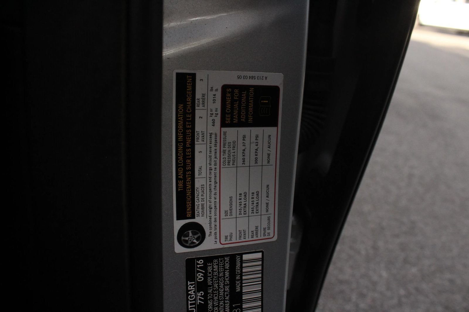 Used 2017 Mercedes-Benz E 300 4MATIC image 37