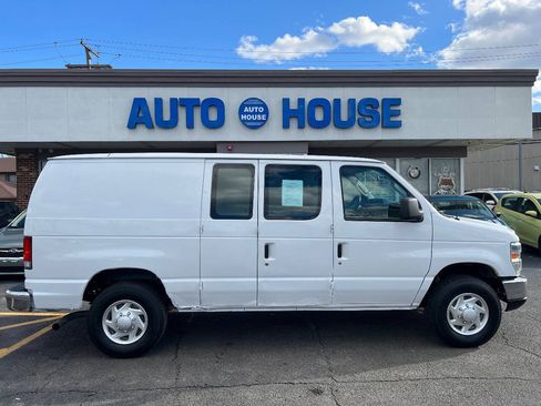 Used 2013 Ford E-250 and Econoline 250 w/ Commercial Cargo Van Pkg RWD image 9