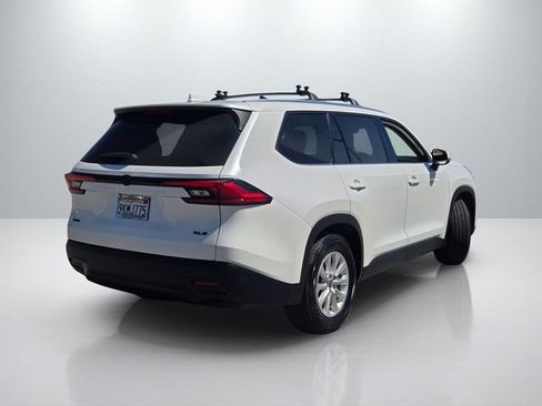 Used 2024 Toyota Grand Highlander XLE FWD image 4