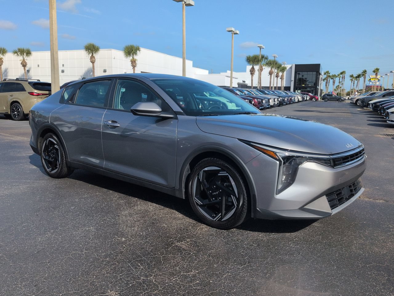 Used 2025 Kia K4 EX FWD image 2