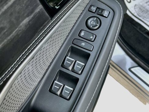 Used 2024 Acura MDX SH-AWD w/ Advance Package image 18