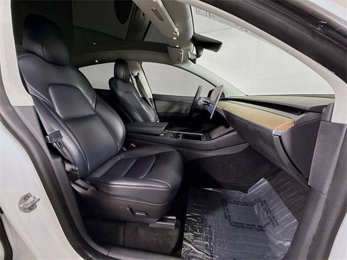 Used 2022 Tesla Model Y Performance image 28