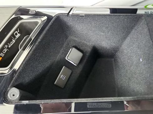 Used 2025 Cadillac Lyriq Luxury AWD/4WD image 69