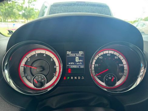 Used 2016 Dodge Grand Caravan SXT w/ Rear Park Assist Package FWD image 10
