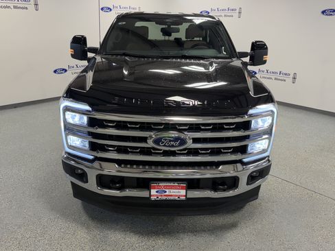 Used 2025 Ford F250 Lariat AWD/4WD image 2