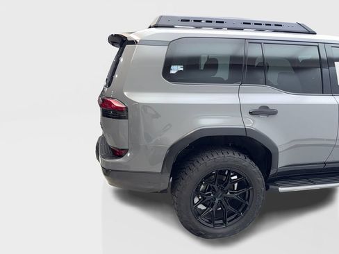 Used 2024 Lexus GX 550 w/ Accessory Package (Z1) AWD/4WD image 16