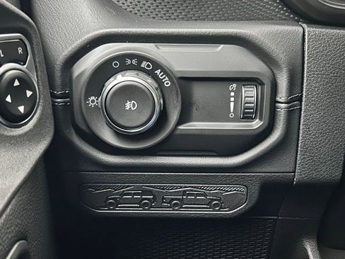New 2026 Jeep Wrangler Unlimited Rubicon AWD/4WD image 19