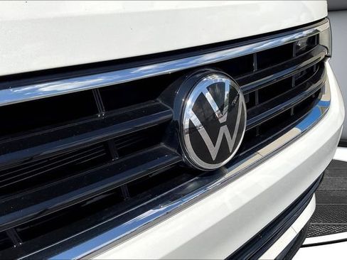 Used 2024 Volkswagen Tiguan SE R-Line FWD image 35