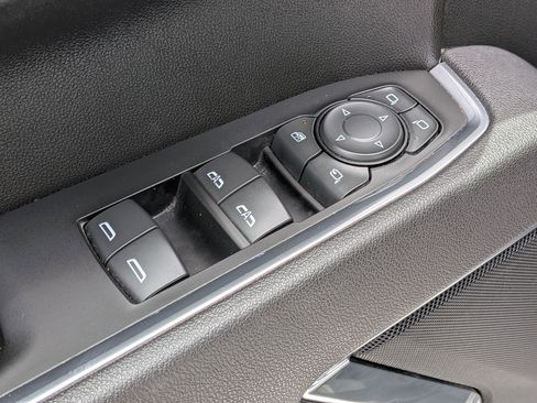 Used 2025 GMC Sierra 1500 SLT AWD/4WD image 13