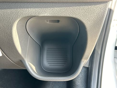 New 2026 Ford Transit 250 148 Medium Roof w/ Load Area Protection Package RWD image 18