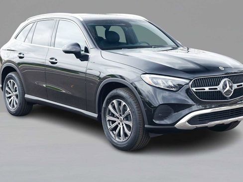 Used 2026 Mercedes-Benz GLC 300 4MATIC image 3
