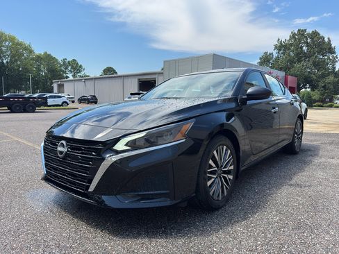 New 2025 Nissan Altima 2.5 SV image 8