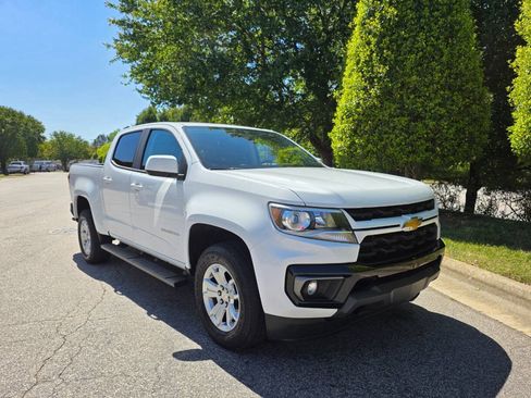 Used 2021 Chevrolet Colorado LT w/ LT Convenience Package AWD/4WD image 8