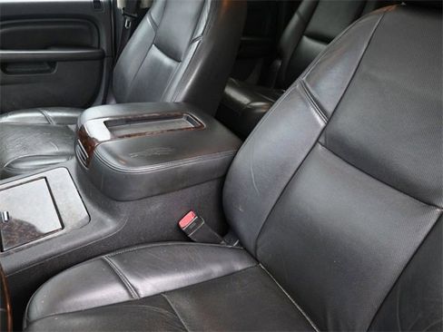 Used 2013 GMC Yukon XL Denali image 17