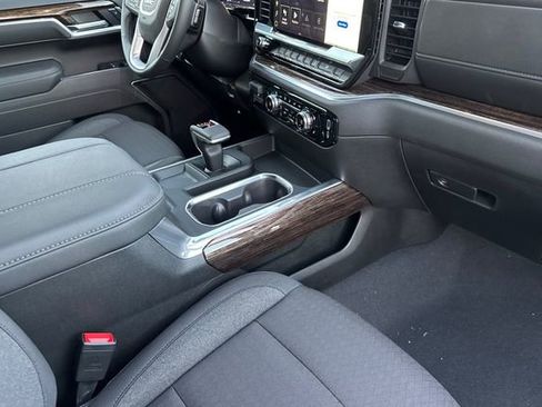 New 2026 GMC Sierra 1500 Elevation image 15