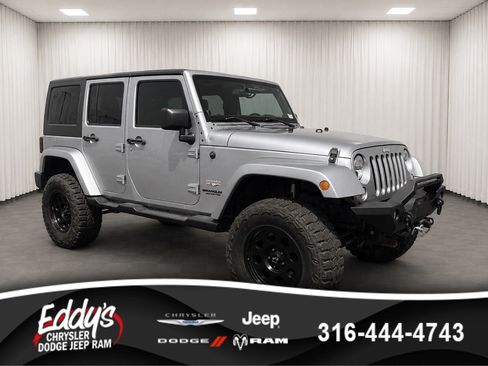 Used 2014 Jeep Wrangler Unlimited Sahara w/ Connectivity Group AWD/4WD image 1
