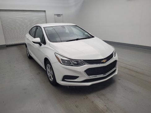 Used 2017 Chevrolet Cruze LS FWD image 13