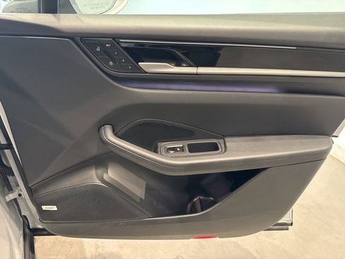 Used 2025 Porsche Macan 4 Electric image 37