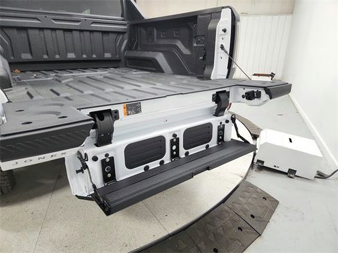 New 2026 GMC Hummer EV 4x4 Crew Cab image 42