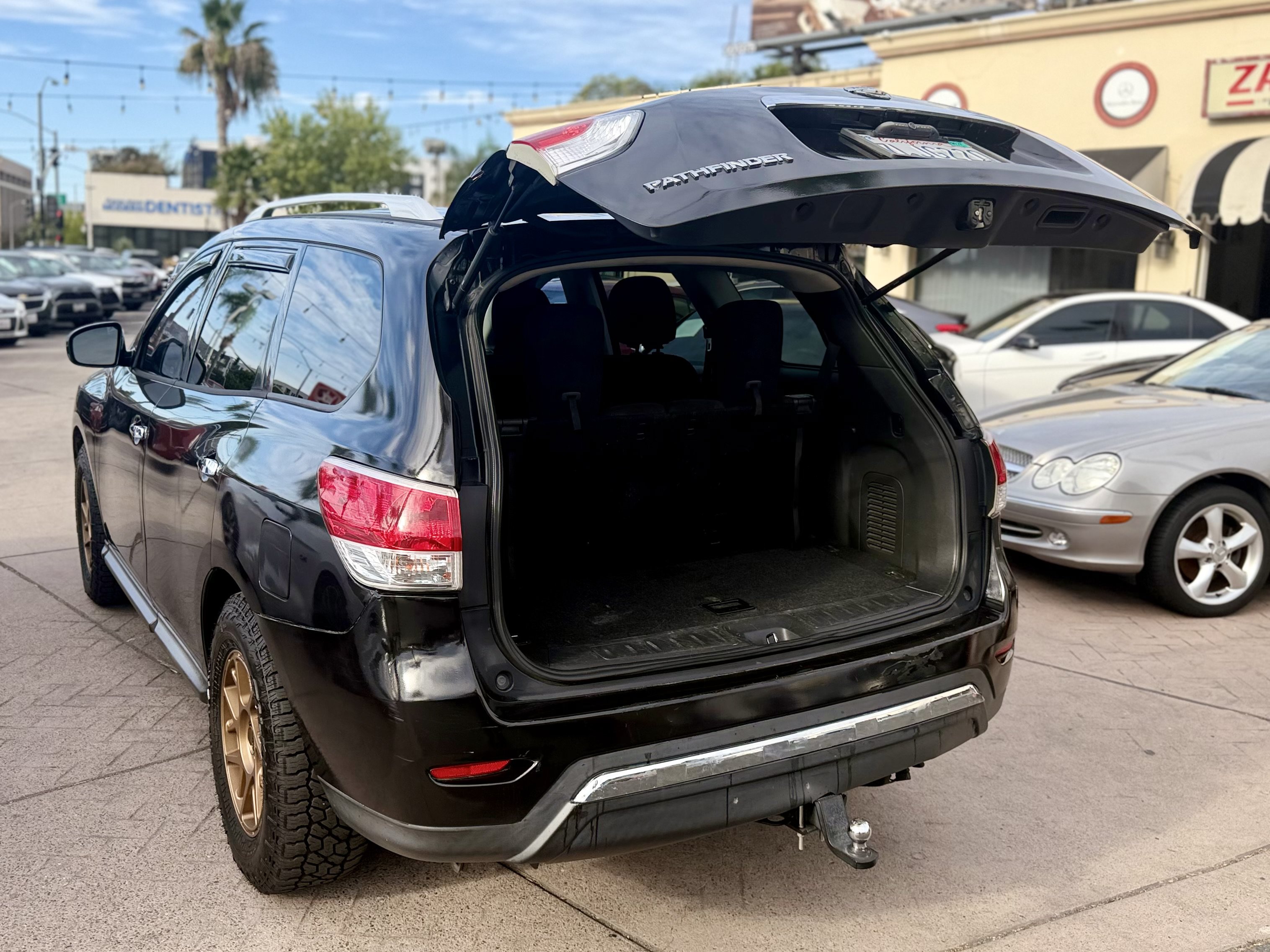 Used 2015 Nissan Pathfinder S FWD image 10