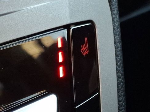 Certified 2022 Ford Explorer XLT w/ Class IV Trailer Tow Package image 25