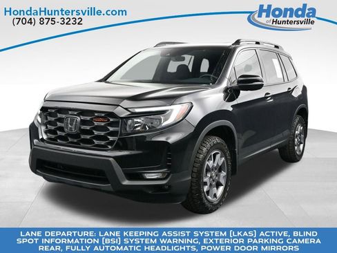 Used 2023 Honda Passport TrailSport image 3