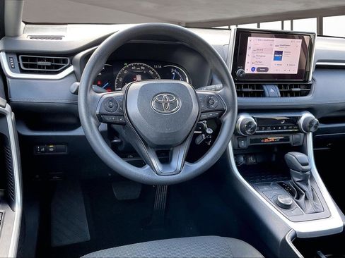 Used 2024 Toyota RAV4 LE image 8