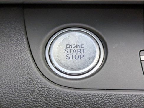 Certified 2025 Hyundai Elantra SEL image 34