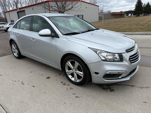 Used 2015 Chevrolet Cruze LT FWD image 3