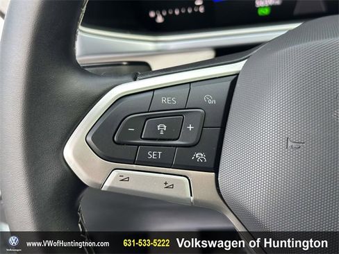 Certified 2025 Volkswagen Taos SE w/ Panoramic Sunroof Package image 26