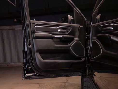 Used 2019 RAM 1500 Laramie w/ Sport Appearance Package AWD/4WD image 28