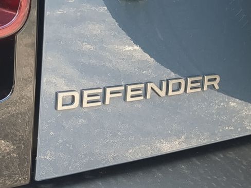 Certified 2025 Land Rover Defender 110 X-Dynamic SE AWD/4WD image 13
