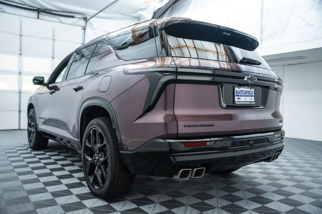 Used 2024 Chevrolet Traverse RS FWD image 7