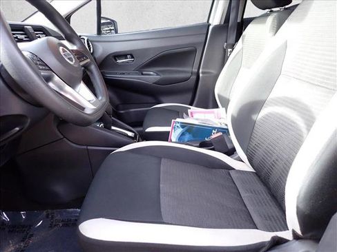 Used 2022 Nissan Versa SV image 10