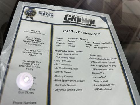 Used 2025 Toyota Sienna XLE w/ XLE Plus Package FWD image 40