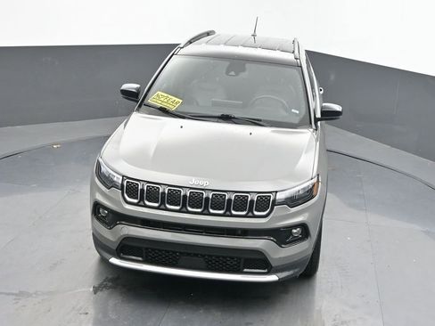 Used 2024 Jeep Compass Limited image 33
