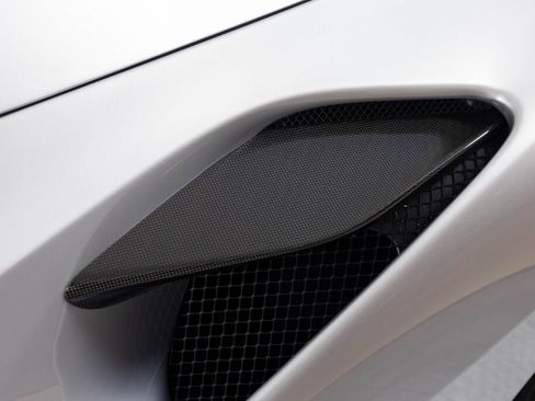 Used 2022 Ferrari F8 Tributo RWD image 26