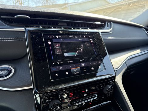 Used 2023 Jeep Grand Cherokee L Laredo w/ Luxury Tech Group I image 78