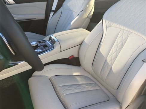 New 2026 BMW X7 xDrive40i w/ M Sport Package image 17