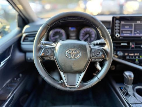 Used 2022 Toyota Camry SE FWD image 15