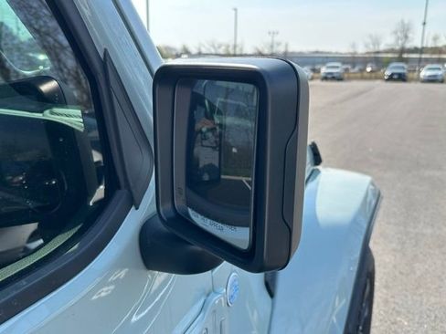 Used 2024 Jeep Wrangler Unlimited Sahara w/ Technology Group image 14