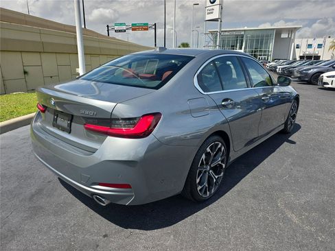 Used 2025 BMW 330i Sedan image 3